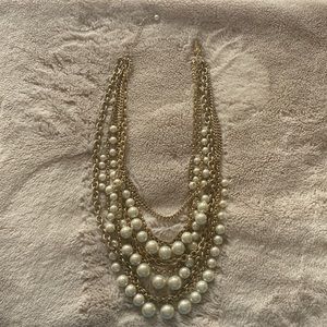 Gold chain/pearl Necklace